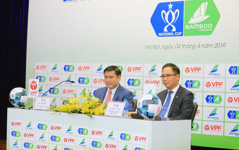Ký kết tài trợ chính Giải Bóng đã cúp Quốc gia Bamboo Airways 2019