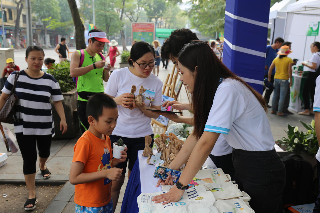 TH True MILK tiên phong cùng khách hàng “Vì một thế giới không rác thải”