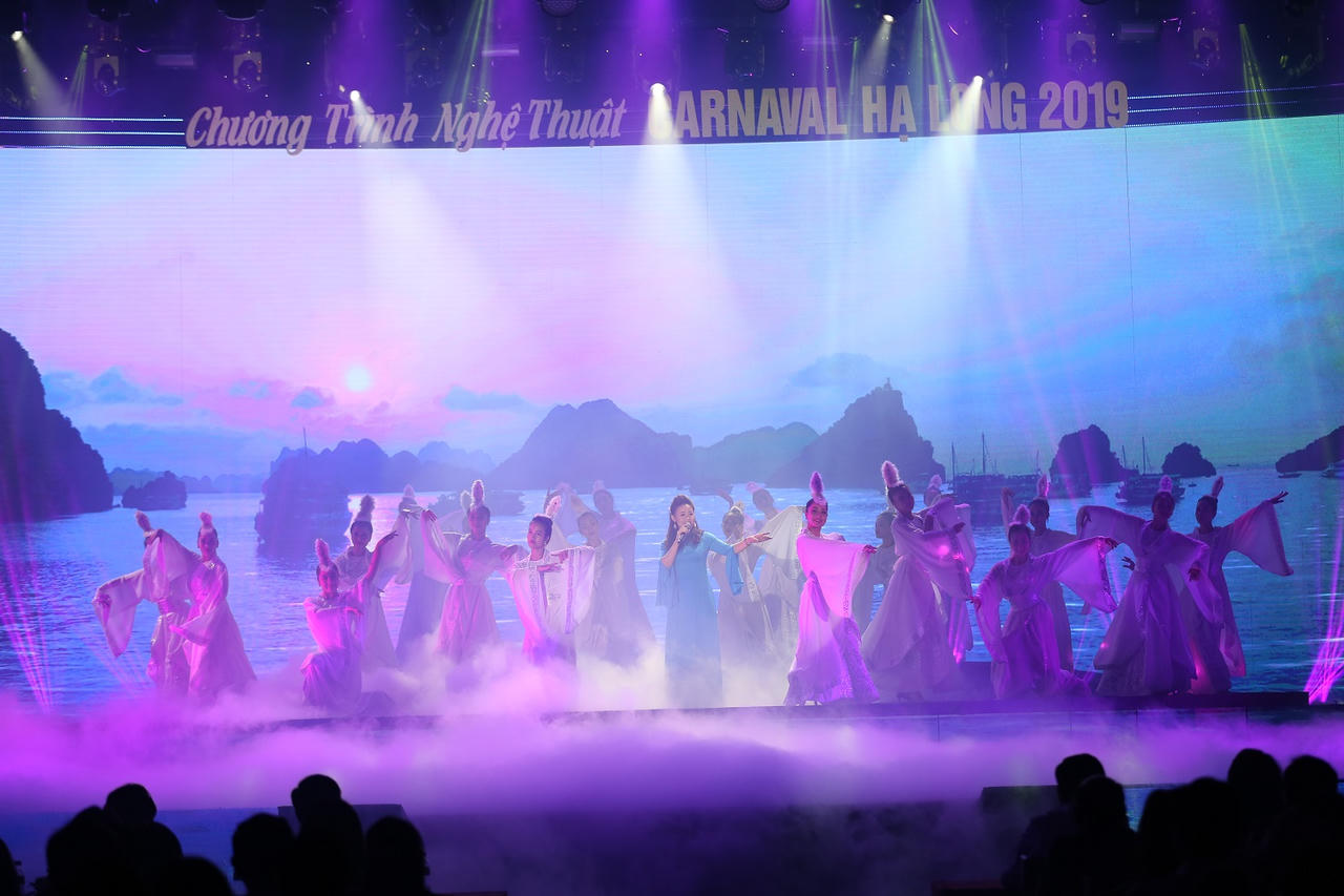 Carnaval Hạ Long 2019: Đêm nghệ thuật rực rỡ sắc màu bên bờ di sản 