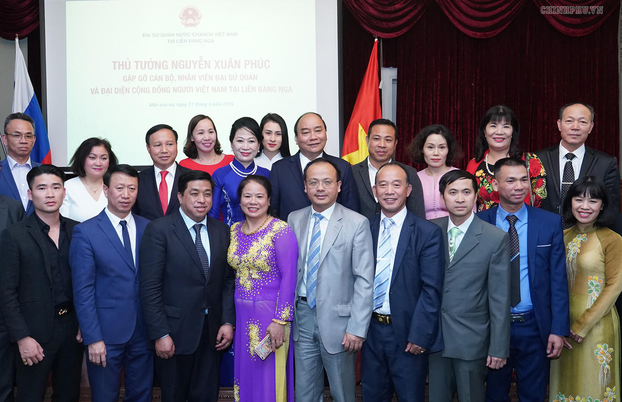 Thủ tướng gặp Quyền Thống đốc Saint Petersburg