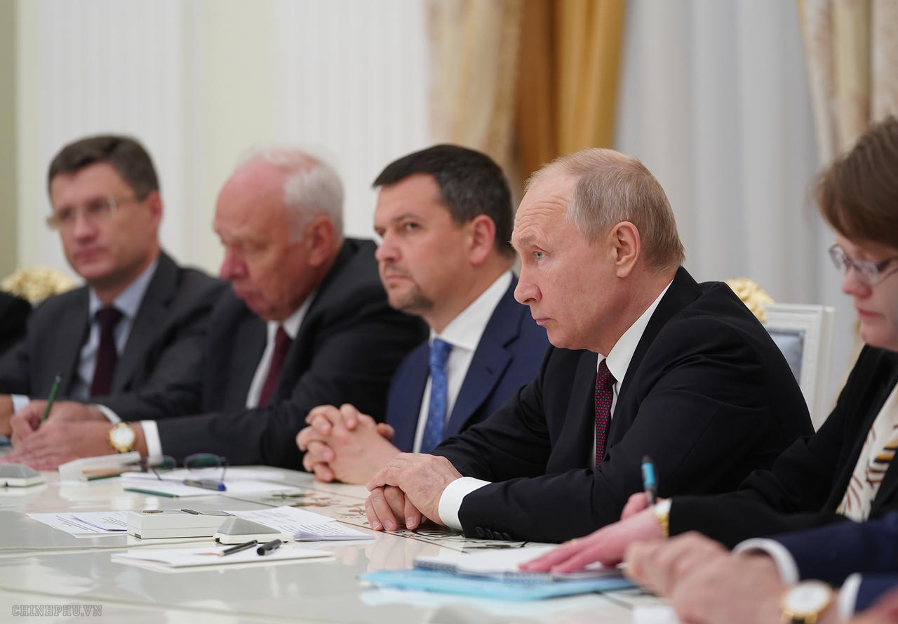 Thủ tướng hội kiến Tổng thống và Chủ tịch Duma Quốc gia Nga