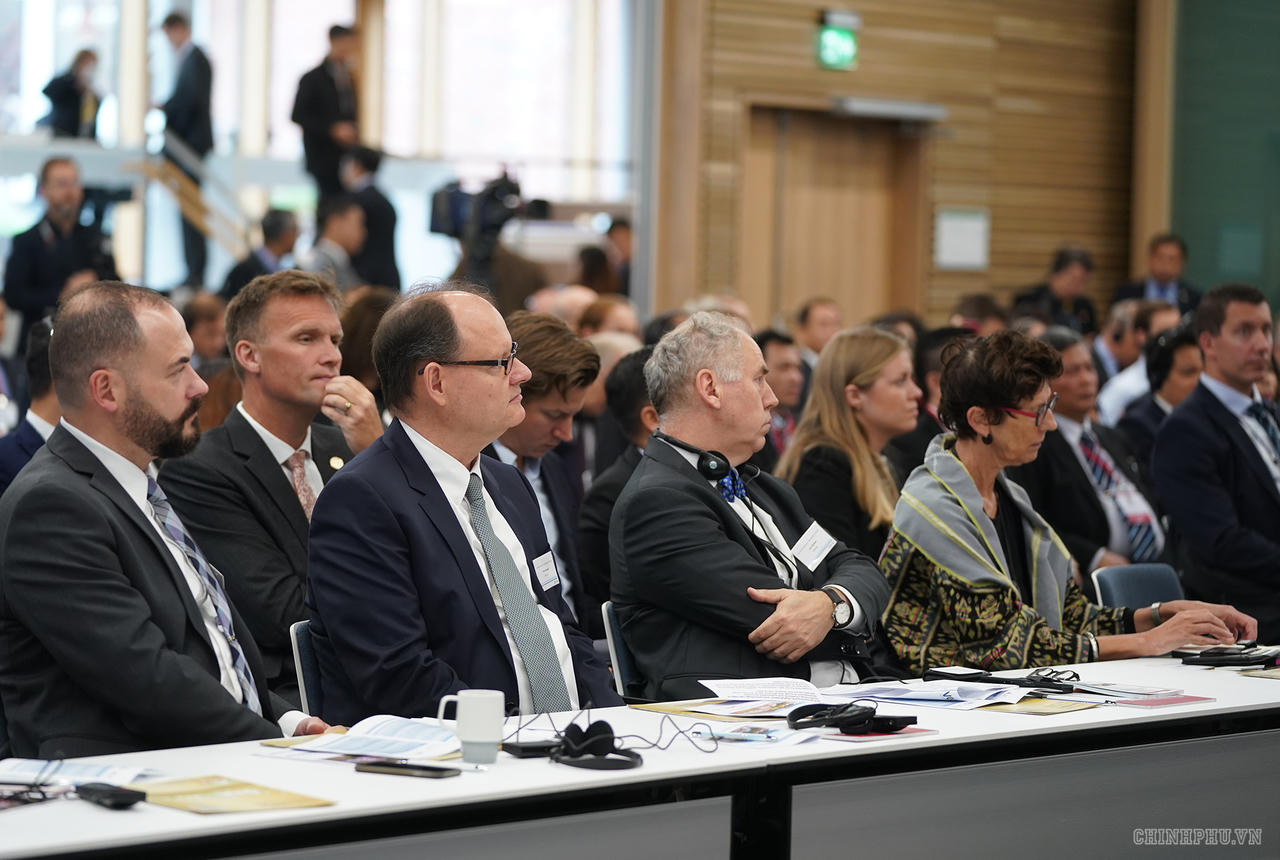 Thủ tướng dự Diễn đàn Doanh nghiệp Việt Nam-Na Uy