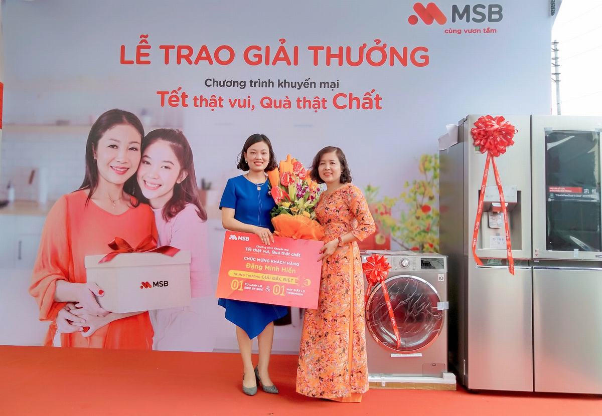 MSB trao thưởng cho khách hàng trúng giải đặc biệt Chương trình “Tết thật vui – Quà thật chất”