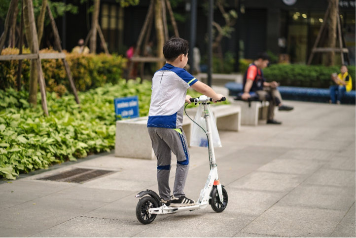 Hè rồi, đừng nhốt con trong nhà ba mẹ ơi!