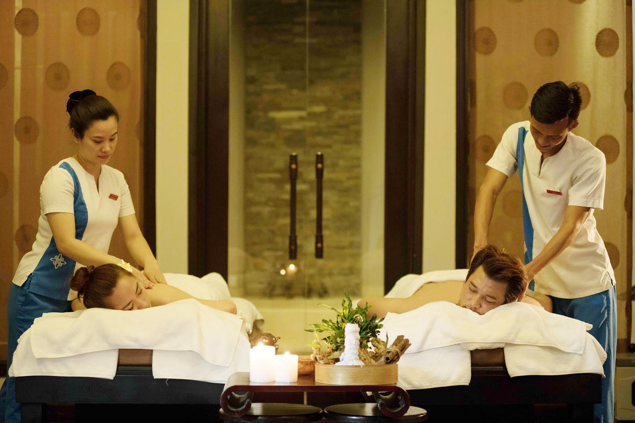 Ngày đẹp trời nhất là ngày mình cùng nắm tay tới Ana Mandara Huế  Beach Resort & Spa