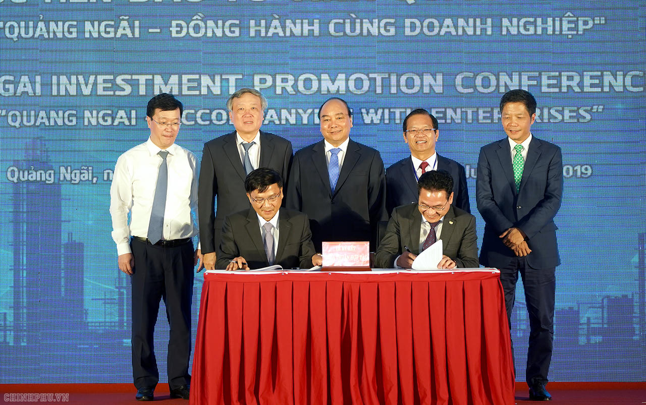 Thủ tướng dự Hội nghị xúc tiến đầu tư Quảng Ngãi