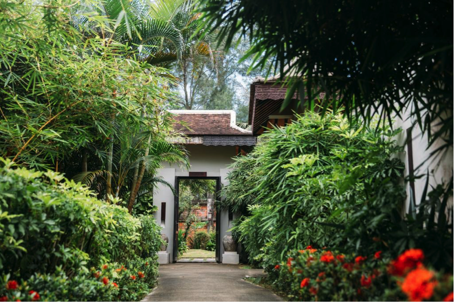 Cùng hội chị em trở về thanh xuân tại Ana Mandara Huế