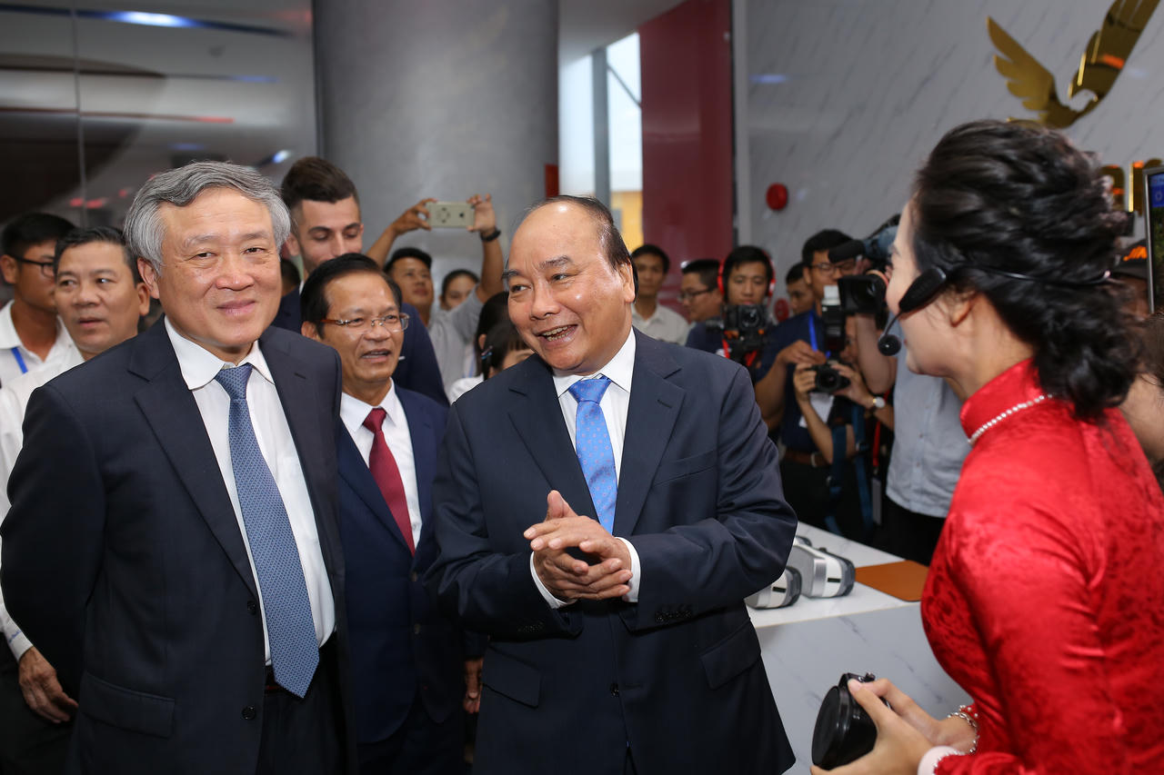 Thủ tướng Nguyễn Xuân Phúc ấn tượng với Thành phố giáo dục quốc tế đầu tiên tại Việt Nam 