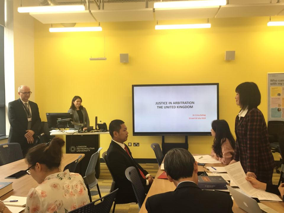 Đoàn cán bộ Bộ Tư pháp bắt đầu chuyến học tập, nghiên cứu tại Đại học Metropolitan, Vương quốc Anh