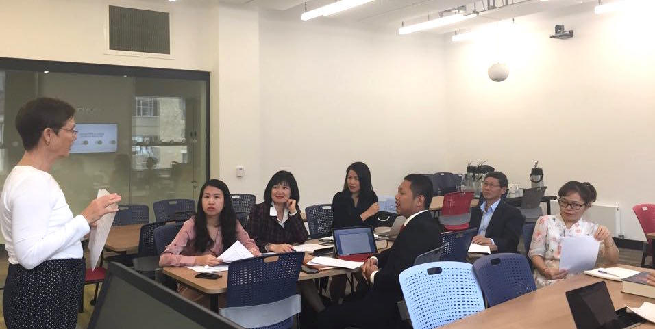 Đoàn cán bộ Bộ Tư pháp bắt đầu chuyến học tập, nghiên cứu tại Đại học Metropolitan, Vương quốc Anh