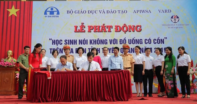 Phát động chương trình "Học sinh nói không với đồ uống có cồn"