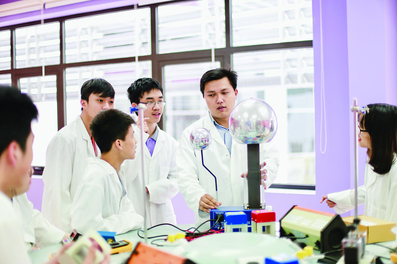 Chọn học “Cam công” hay “Cam tư” khi theo đuổi Chương trình IGCSE, A Level