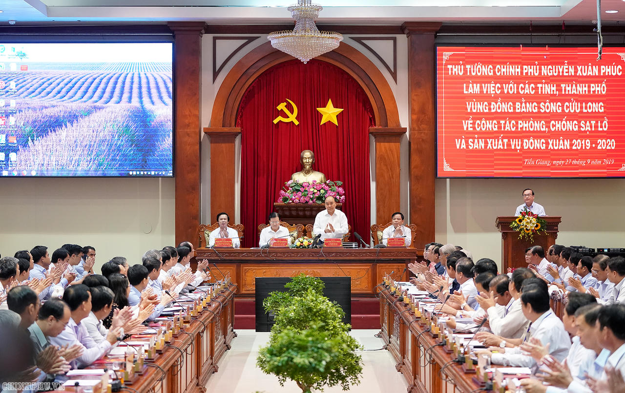 Thủ tướng thị sát, kiểm tra việc thi công, triển khai dự án cao tốc Trung Lương-Mỹ Thuận và công tác phòng chống sạt lở