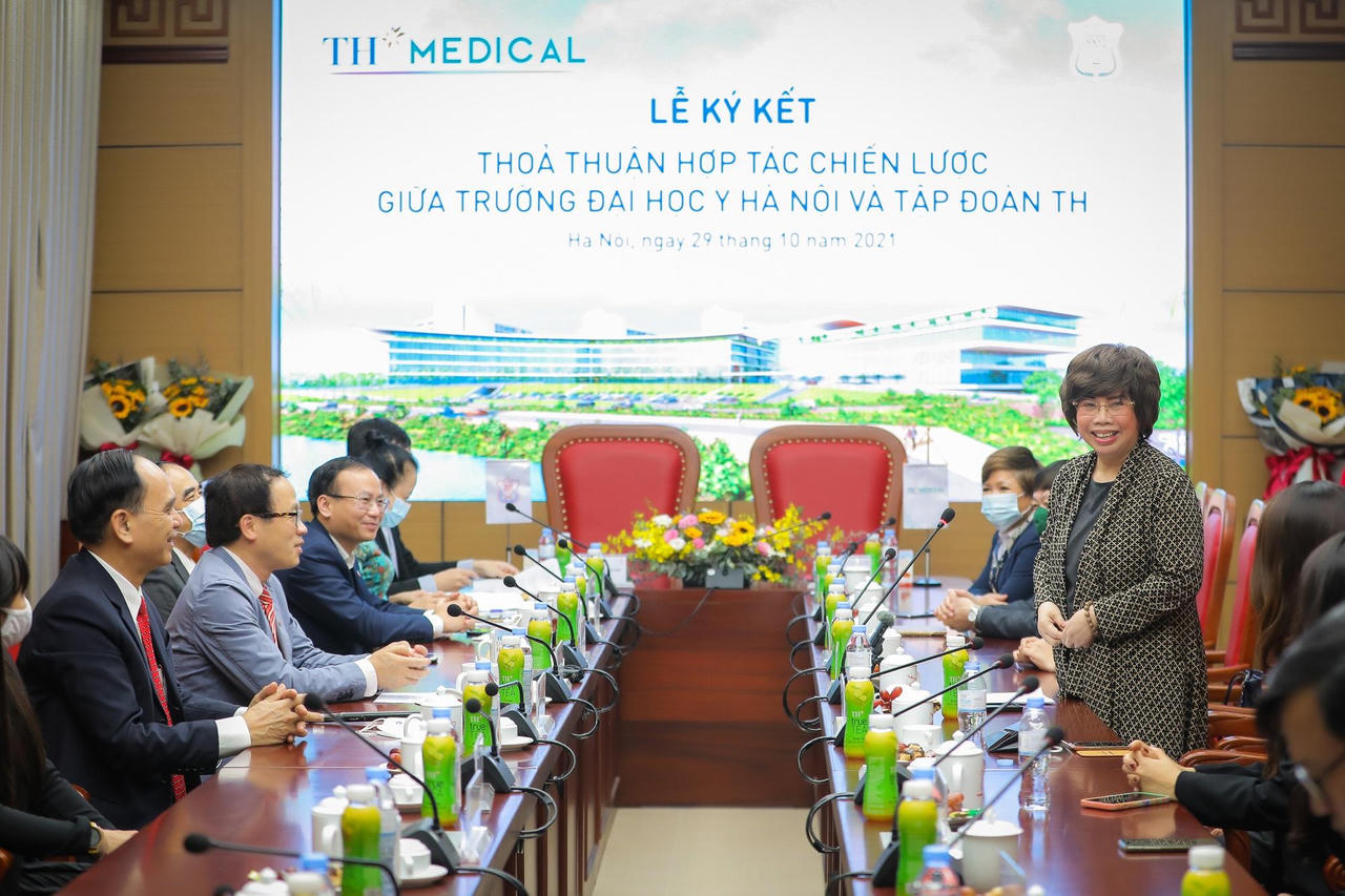 Tập đoàn TH và Đại học Y Hà Nội hợp tác xây dựng Trung tâm Nghiên cứu, ứng dụng Khoa học tế bào