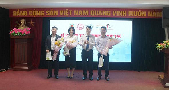 Tạp chí Dân chủ và Pháp luật và Học viện Phụ nữ Việt Nam ký thoả thuận hợp tác