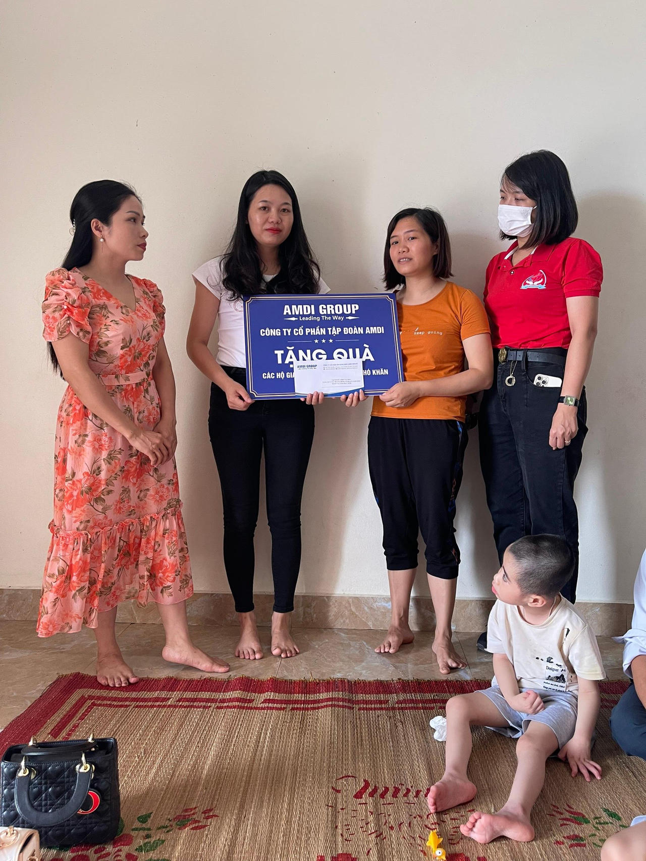 AMDI GROUP tặng quà các gia đình có hoàn cảnh khó khăn tại Bắc Ninh