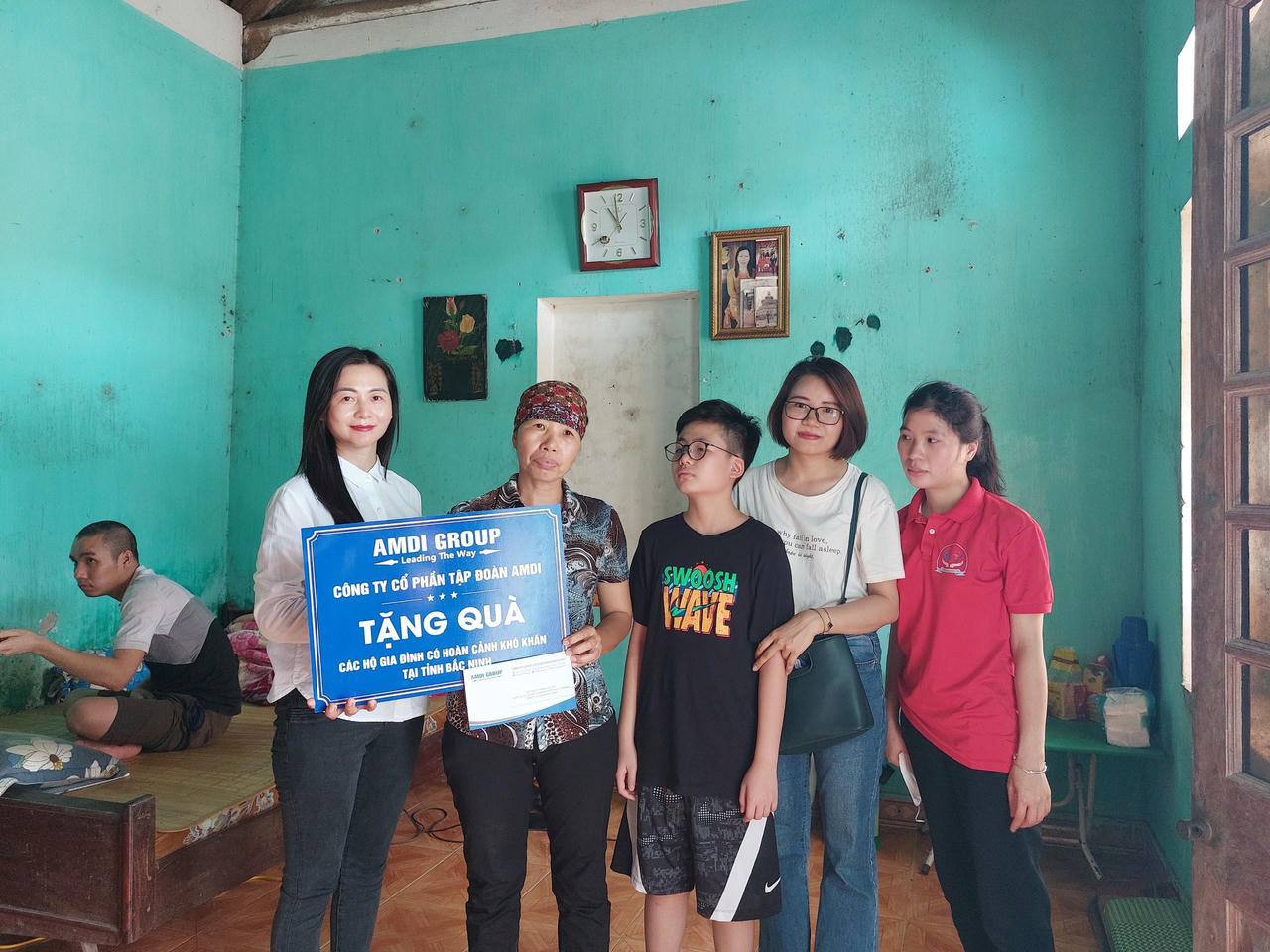 AMDI GROUP tặng quà các gia đình có hoàn cảnh khó khăn tại Bắc Ninh