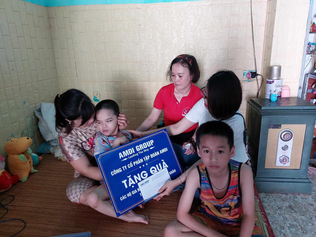 AMDI GROUP tặng quà các gia đình có hoàn cảnh khó khăn tại Bắc Ninh