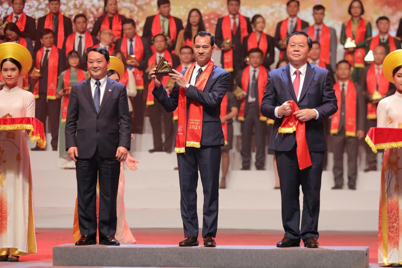 Tân Á Đại Thành được vinh danh Sao Vàng Đất Việt 2021