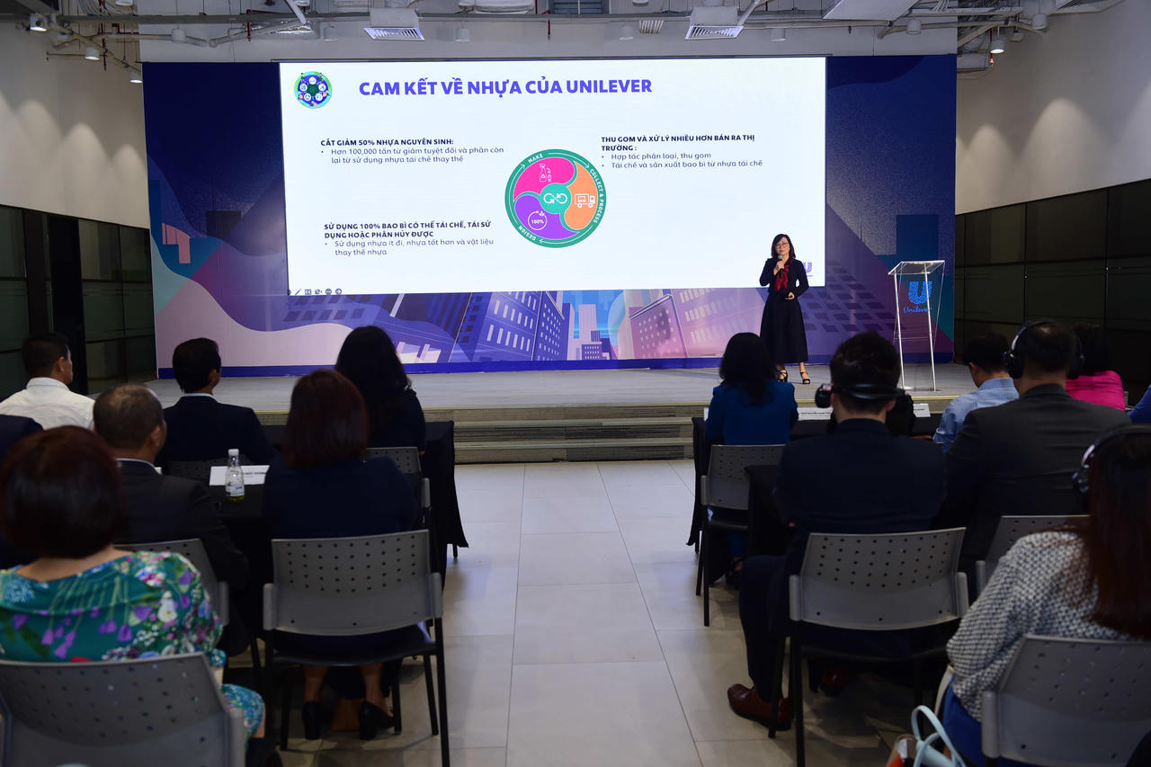 Unilever Việt Nam và Tái chế Duy Tân ký kết hợp tác 5 năm về thu gom và tái chế nhựa