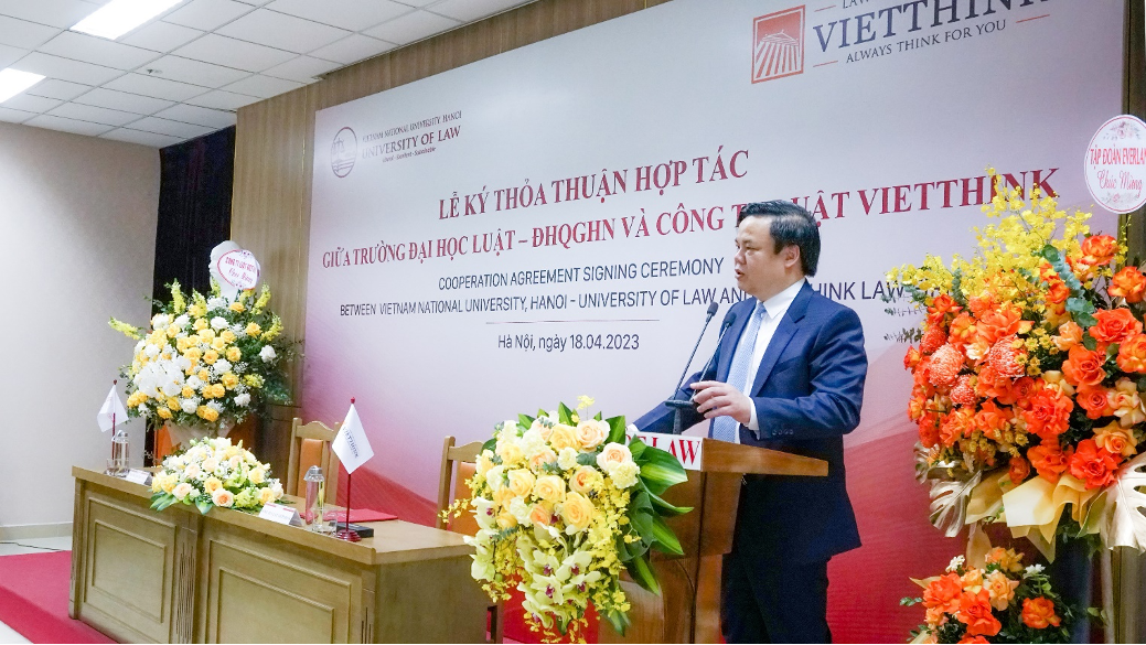 Trường ĐH Luật – ĐHQGHN ký thỏa thuận hợp tác với Công ty Luật Vietthink về đào tạo và sử dụng nhân lực