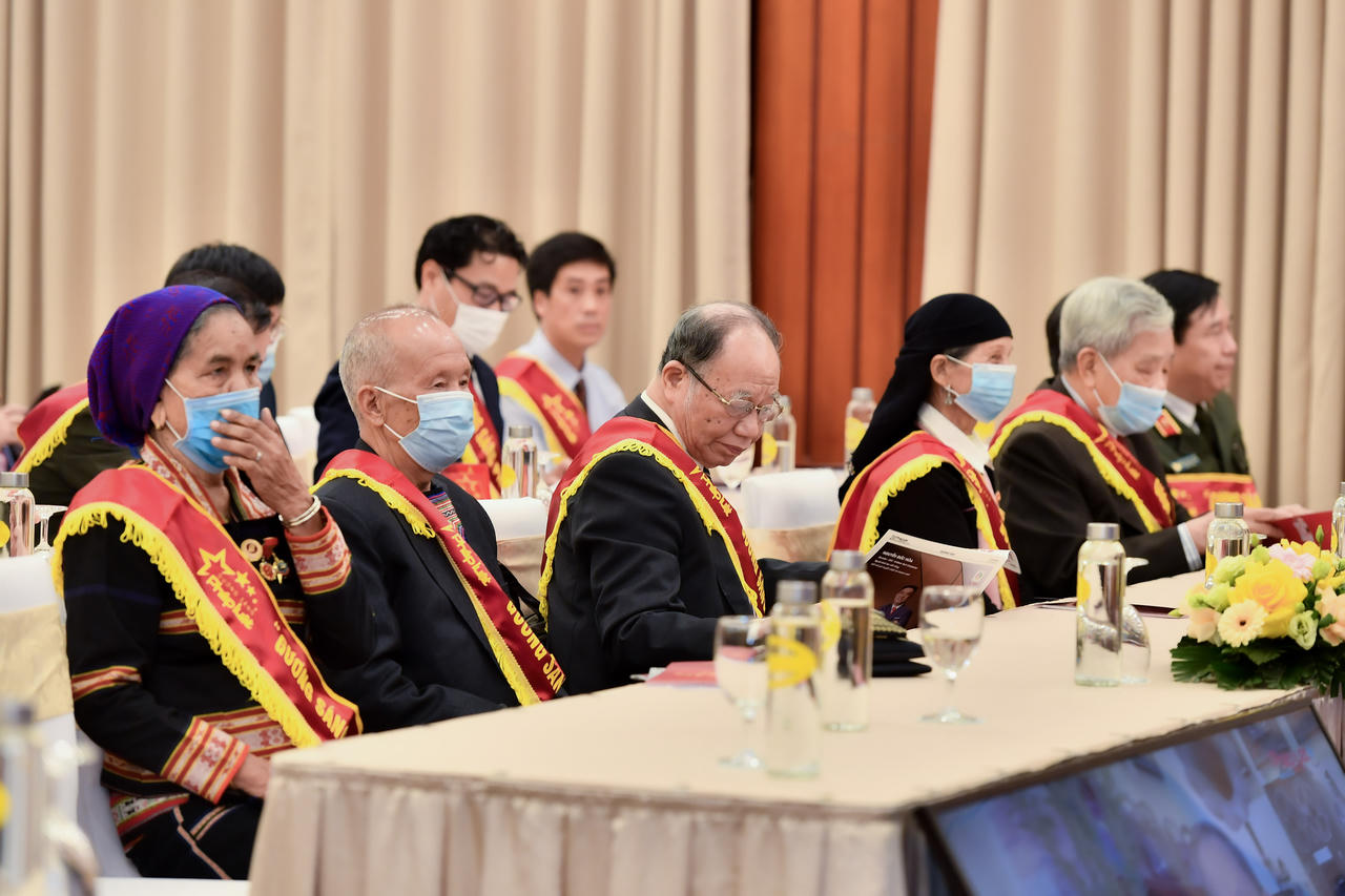 Tiếp tục Chương trình bình chọn, tôn vinh “Gương sáng Pháp luật” năm 2023