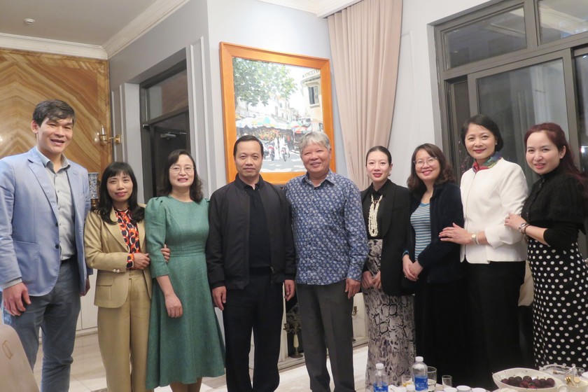 Lãnh đạo Bộ Tư pháp thăm, chúc Tết gia đình các đồng chí nguyên lãnh đạo Bộ