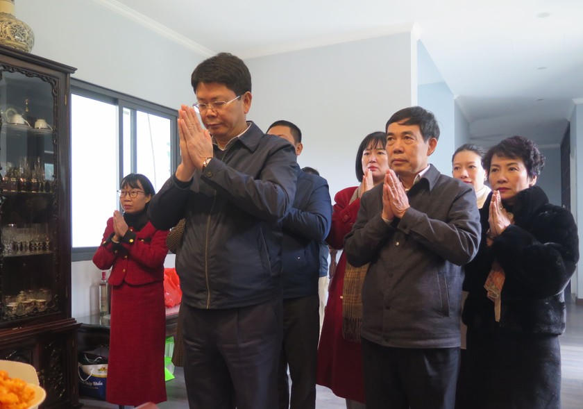 Lãnh đạo Bộ Tư pháp thăm, chúc Tết gia đình các đồng chí nguyên lãnh đạo Bộ