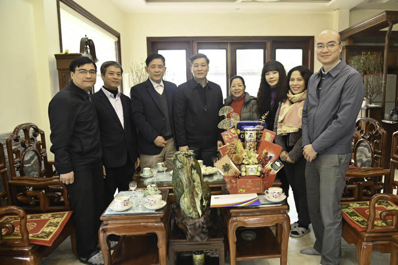 Lãnh đạo Bộ Tư pháp thăm, chúc Tết gia đình các đồng chí nguyên lãnh đạo Bộ