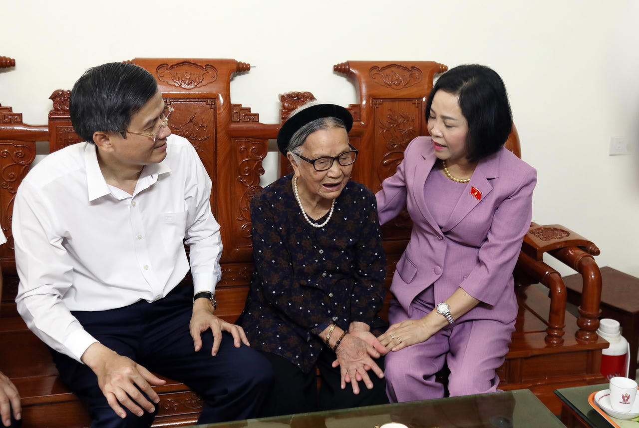 Phó Chủ tịch Quốc hội Nguyễn Thị Thanh: "Cần đặc biệt quan tâm, giúp đỡ các thế hệ tiếp theo của gia đình chính sách, người có công"