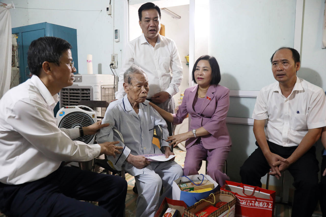 Phó Chủ tịch Quốc hội Nguyễn Thị Thanh: "Cần đặc biệt quan tâm, giúp đỡ các thế hệ tiếp theo của gia đình chính sách, người có công"