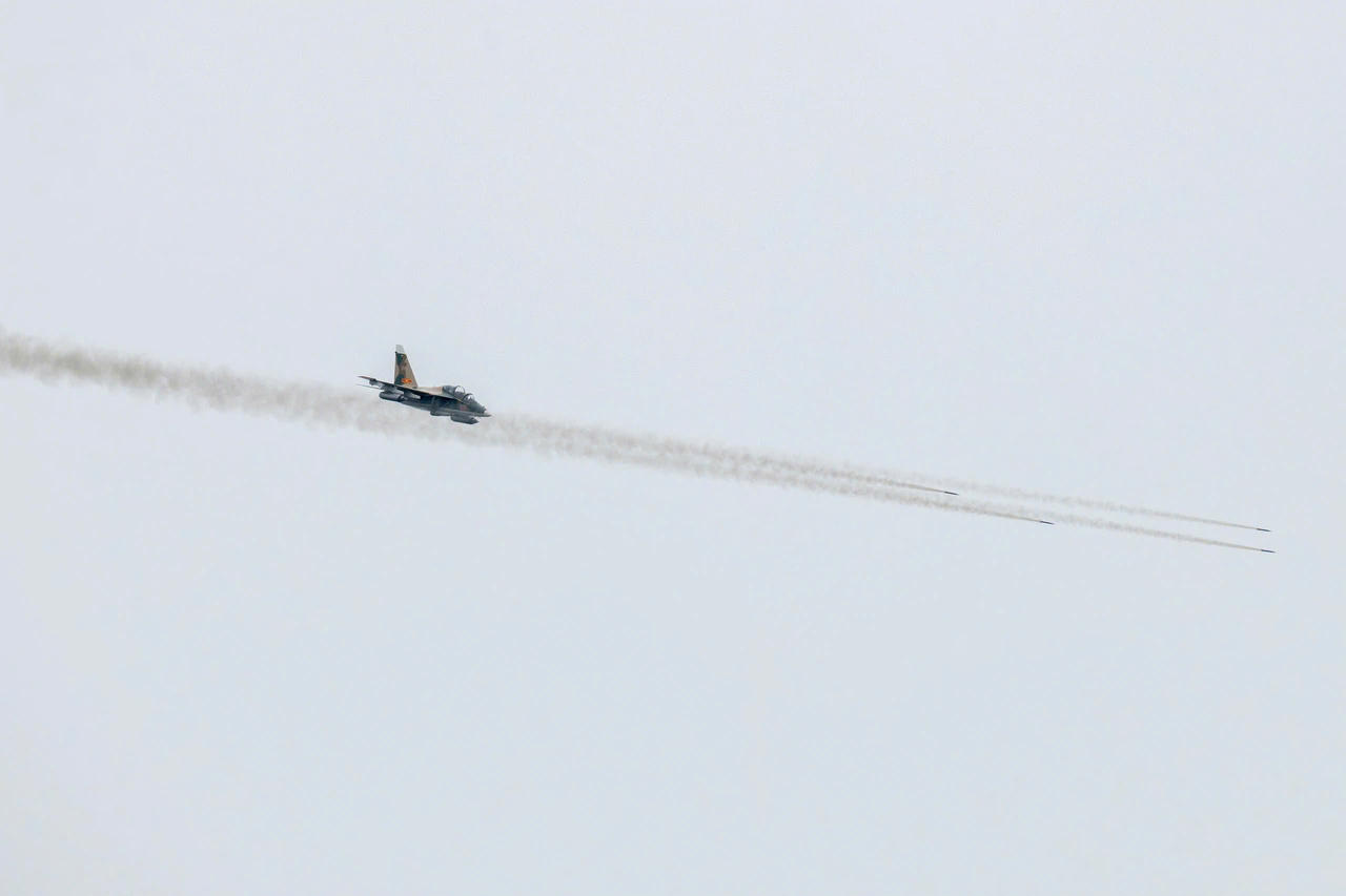 Mãn nhãn với màn bắn, ném bom, đạn thật của lực lượng Không quân