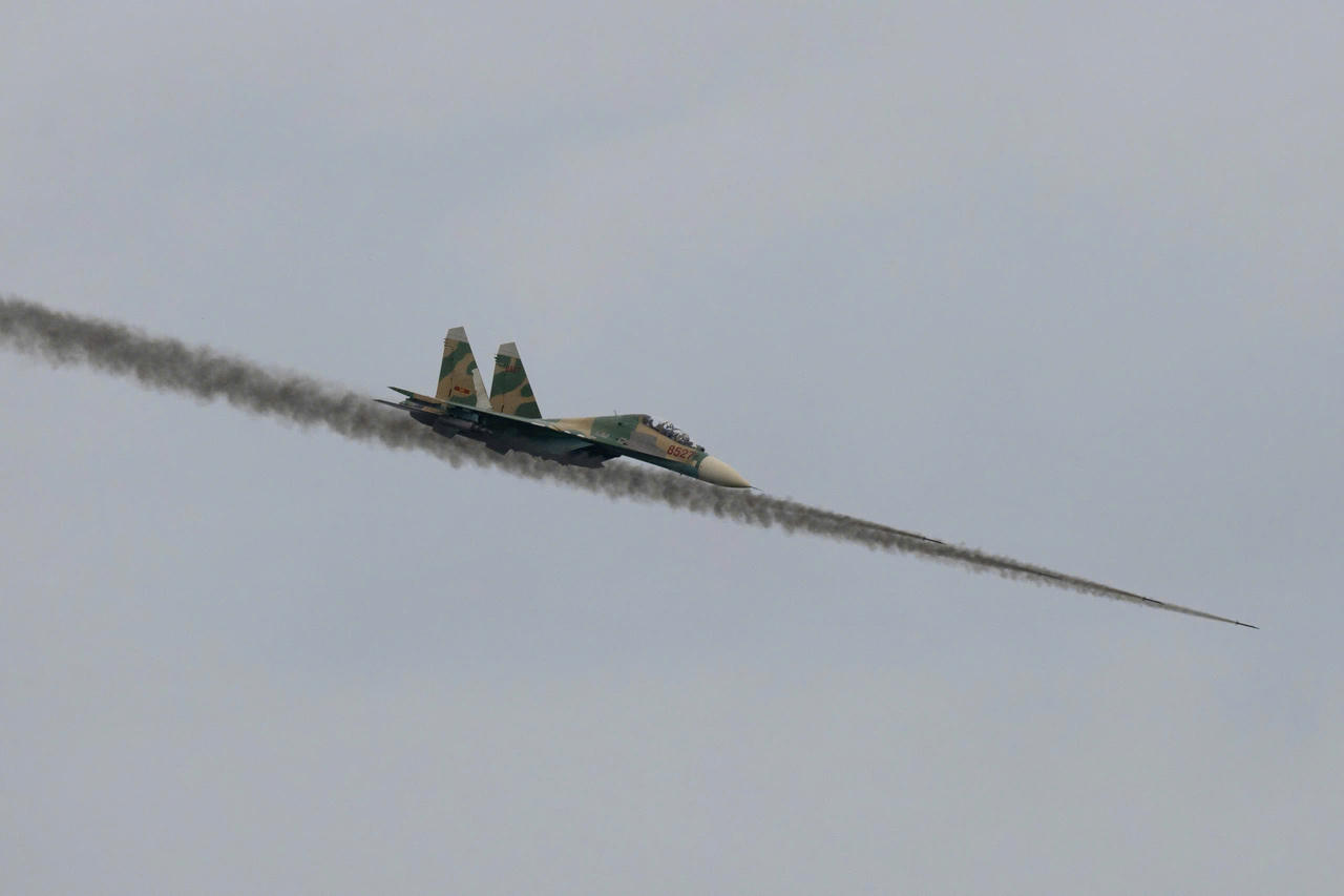 Mãn nhãn với màn bắn, ném bom, đạn thật của lực lượng Không quân