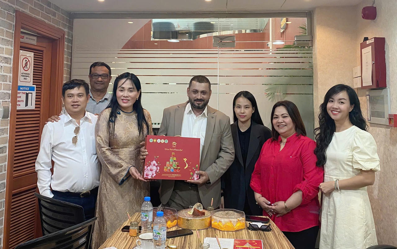 Yến Helen của Việt Nam gây ấn tượng mạnh tại UAE