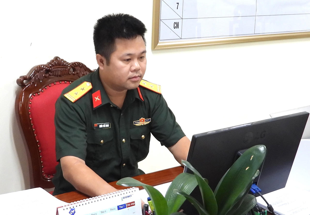 Không ngại gian khó, Trung tá người dân tộc Tày Khúc Thế Hoan luôn làm theo lời Bác