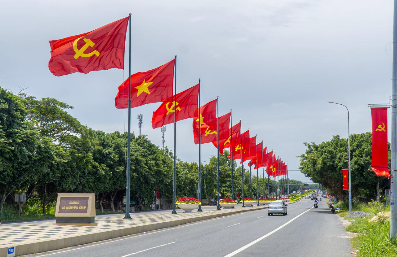 Đại biểu Quốc hội Phạm Văn Hòa: Cán bộ đảng viên phải gương mẫu đi đầu, thượng tôn pháp luật