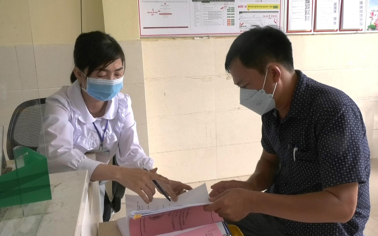 Chị Nguyễn Thị Phường – Nữ công chức “một cửa” nhiệt tình, nhiều sáng kiến 