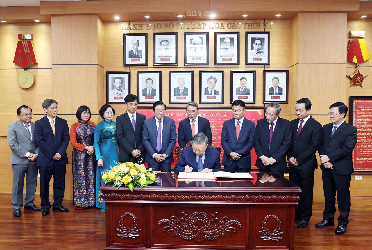 Tổng Bí thư Tô Lâm làm việc với Ban Cán sự Đảng Bộ Tư pháp