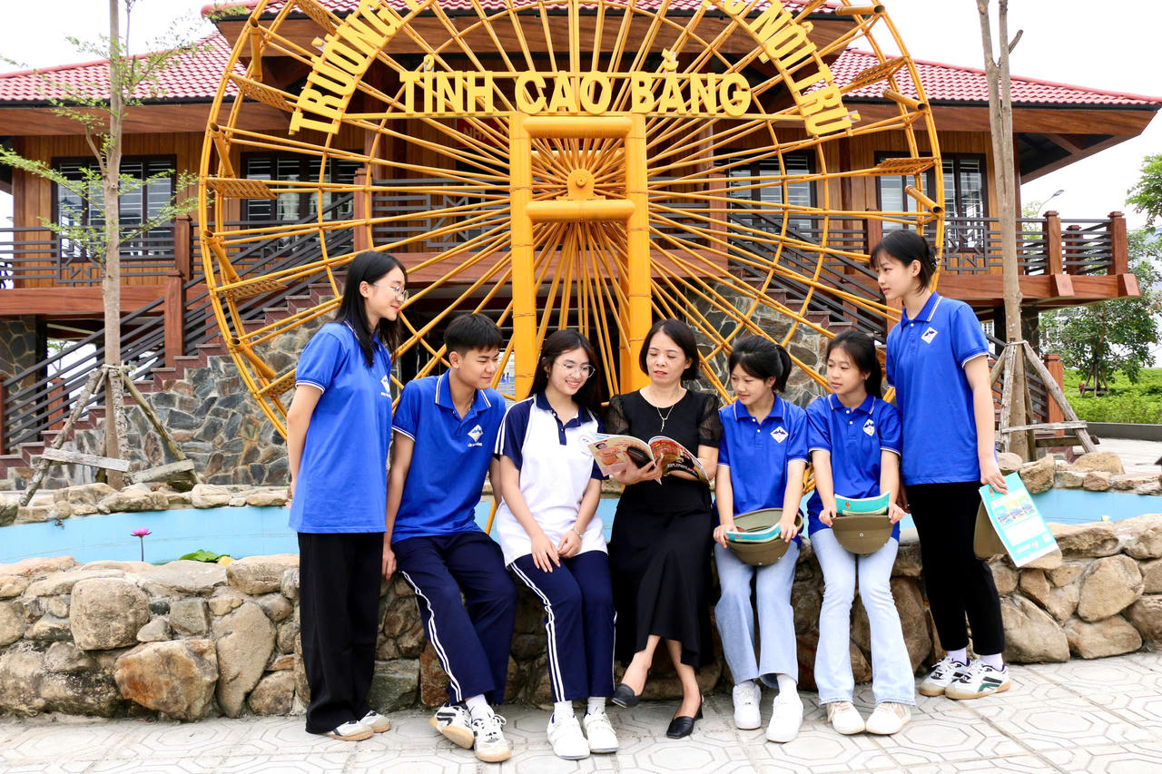 Cô giáo Lê Thị Lan Phương: “Người lái đò” thắp sáng tri thức pháp luật cho học sinh nơi dải đất biên cương