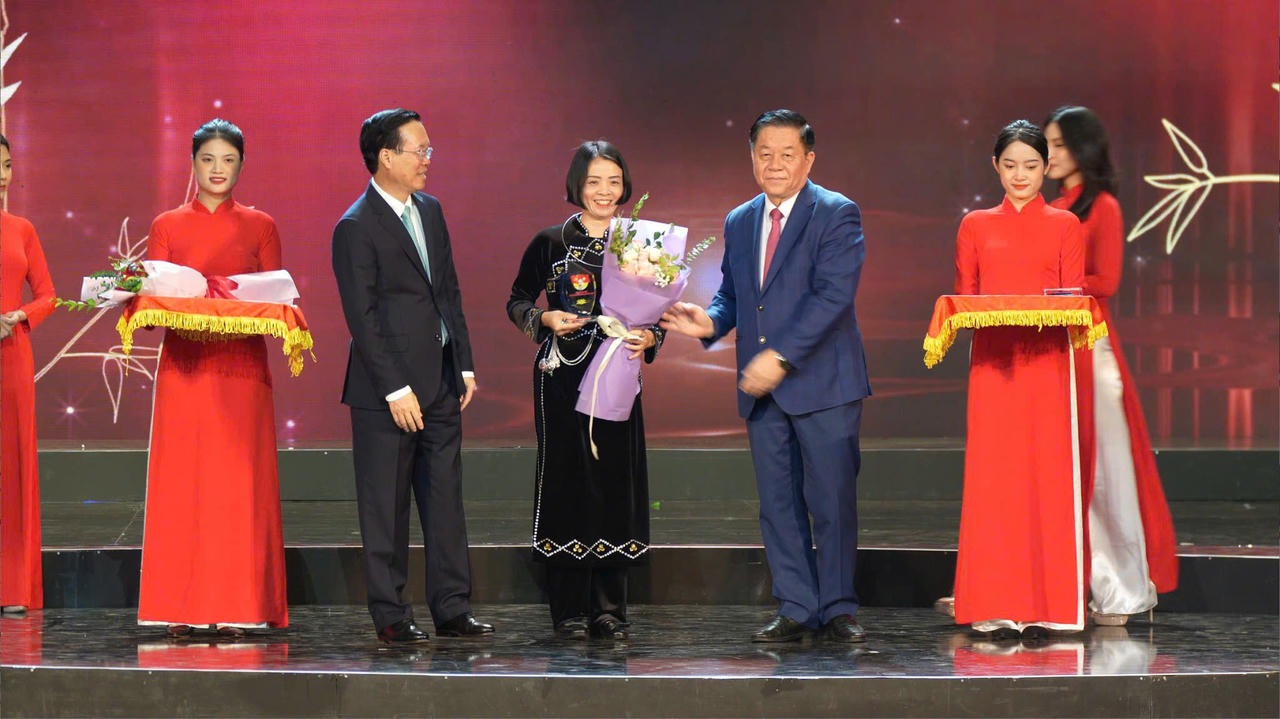 Cô giáo Lê Thị Lan Phương: “Người lái đò” thắp sáng tri thức pháp luật cho học sinh nơi dải đất biên cương