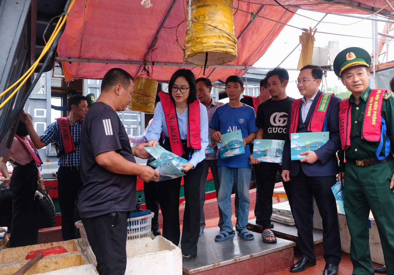 Chị Lưu Thị Thu Huyền: Hơn 20 năm tận tuỵ đưa pháp luật đến với người dân thành phố Cảng