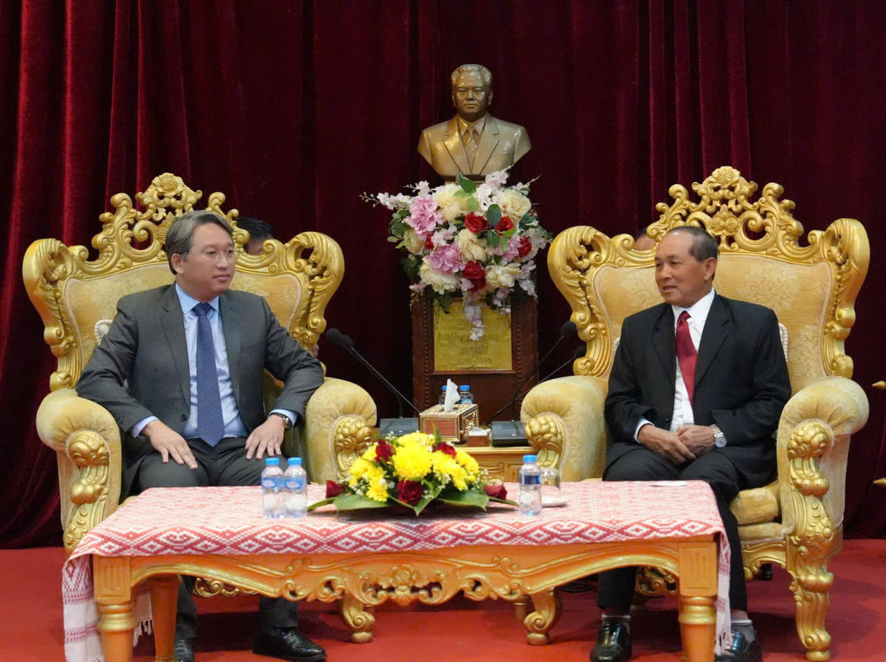 Bộ trưởng Bộ Tư pháp Nguyễn Hải Ninh kết thúc tốt đẹp chuyến thăm và làm việc tại CHDCND Lào