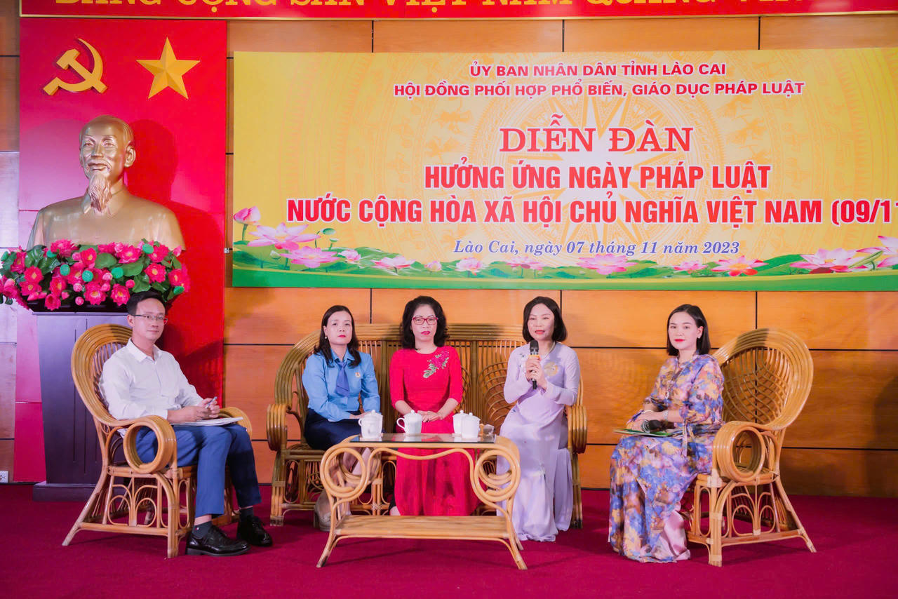 Nữ cán bộ Tư pháp giỏi “Cầm, kỳ, thi, họa” ở Lào Cai