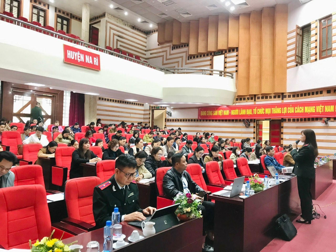 Nữ thanh tra viên tỉnh Bắc Kạn “dân vận khéo” giúp kiến thức pháp luật gần gũi với người dân