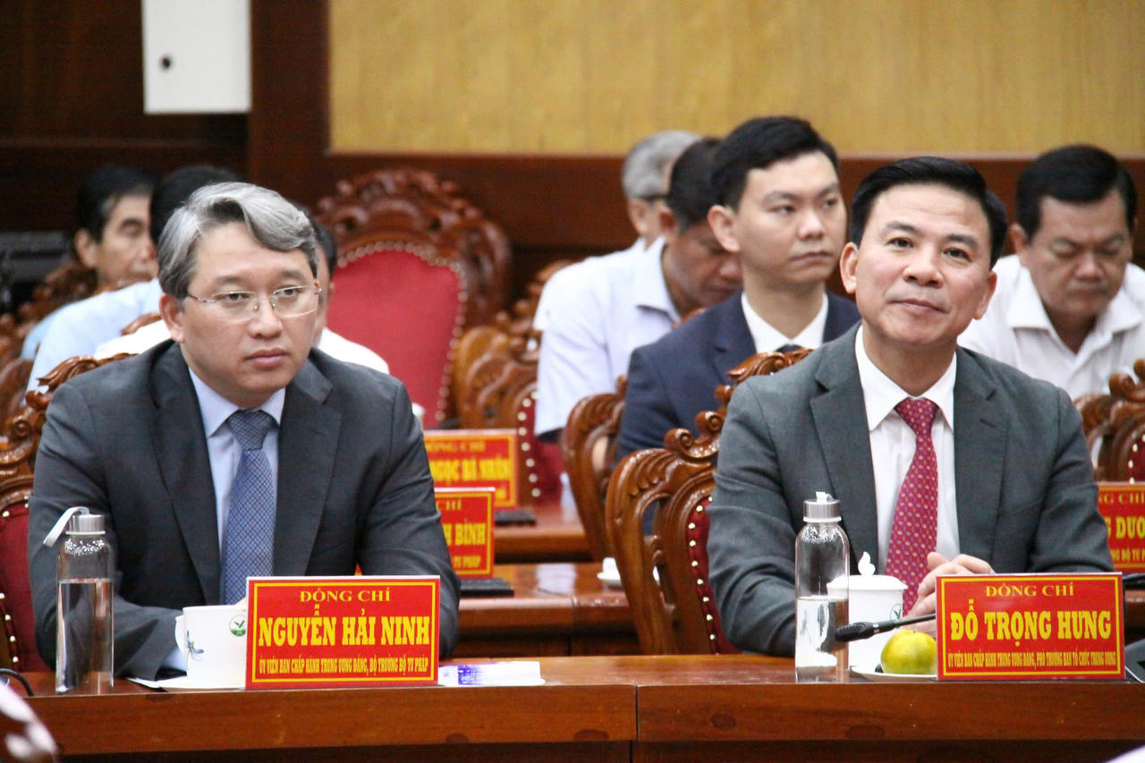 Thứ trưởng Bộ Tư pháp Trần Tiến Dũng trở thành tân Bí thư Tỉnh uỷ Vĩnh Long