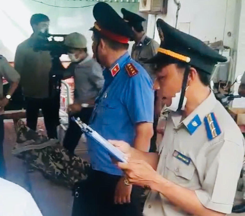 Chấp hành viên kể chuyện đương sự giữ bò để níu kéo hôn nhân và cái kết bất ngờ