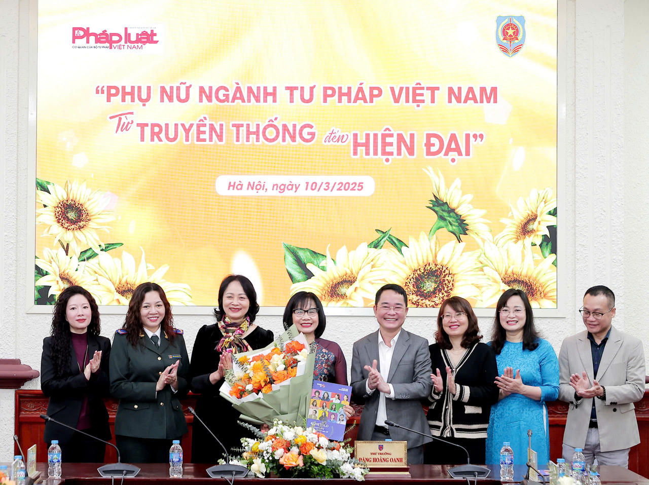 Thứ trưởng Đặng Hoàng Oanh nói chuyện chuyên đề "Phụ nữ Ngành Tư pháp Việt Nam - Từ truyền thống đến hiện đại"