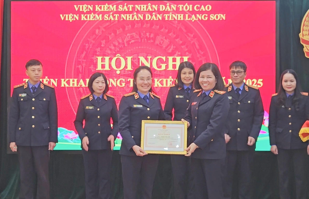 Nữ Phó Viện trưởng Viện Kiểm sát nhân dân “giỏi việc nước, đảm việc nhà” tại Lạng Sơn