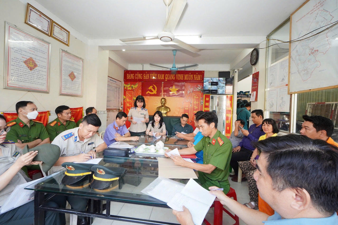 Phó Cục trưởng Thi hành án dân sự Tp. Hồ Chí Minh Trần Phương Hồng: "Nghề nghiệp gắn với cuộc đời mình"