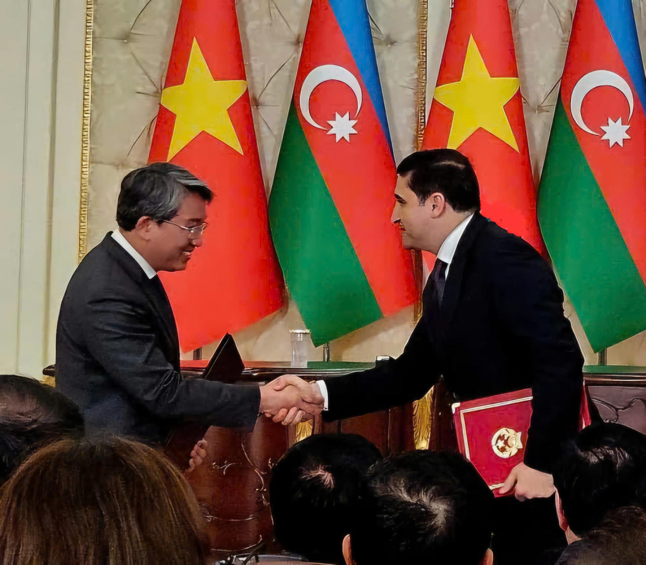 ​Đưa quan hệ hợp tác pháp luật với Azerbaijan đi vào chiều sâu thực chất